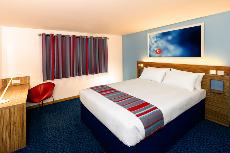 Ibis Budget London Heathrow T5 Slough Exterior foto