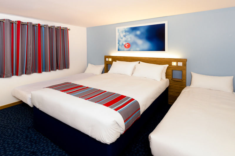 Ibis Budget London Heathrow T5 Slough Exterior foto
