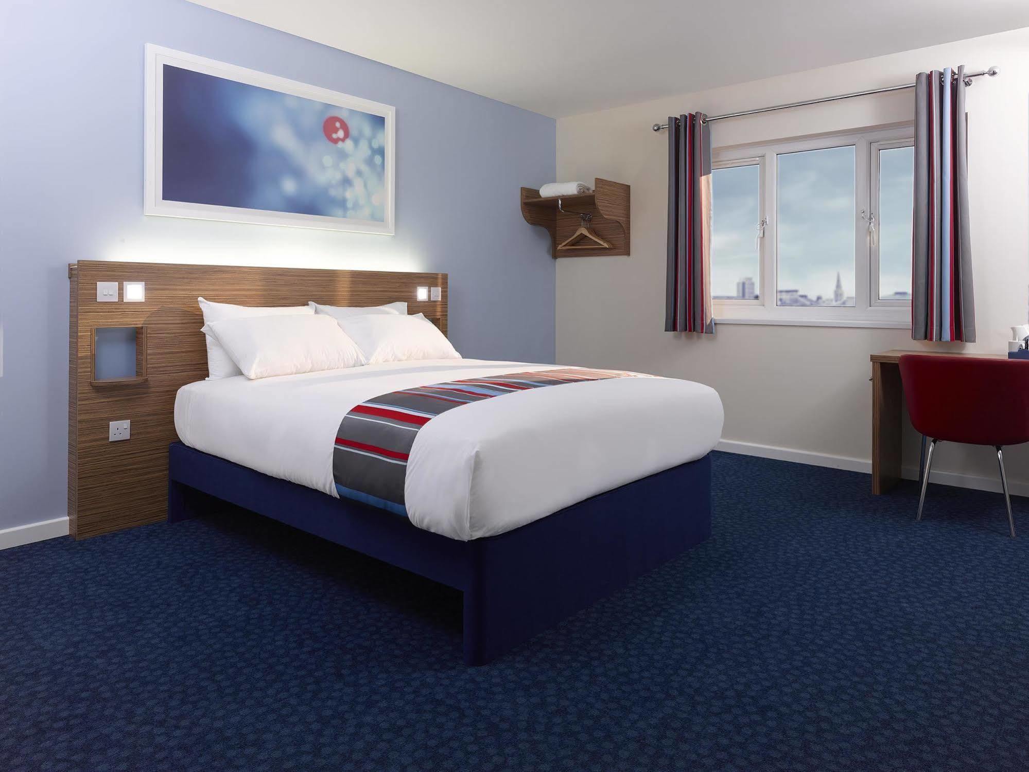 Ibis Budget London Heathrow T5 Slough Exterior foto