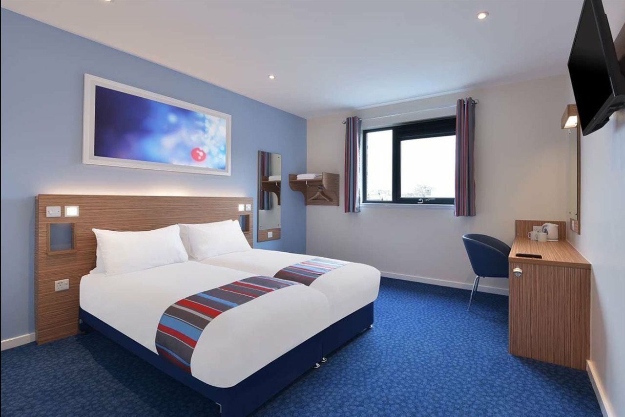 Ibis Budget London Heathrow T5 Slough Exterior foto